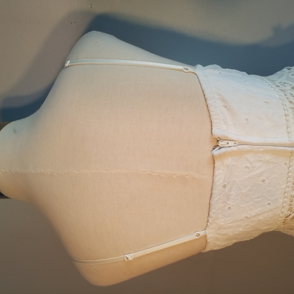 Trixxi DRESS SZ 3 Creamy Milk White Eyelet Lace Peekaboo Waist Spaghetti Straps - Picture 7 of 8